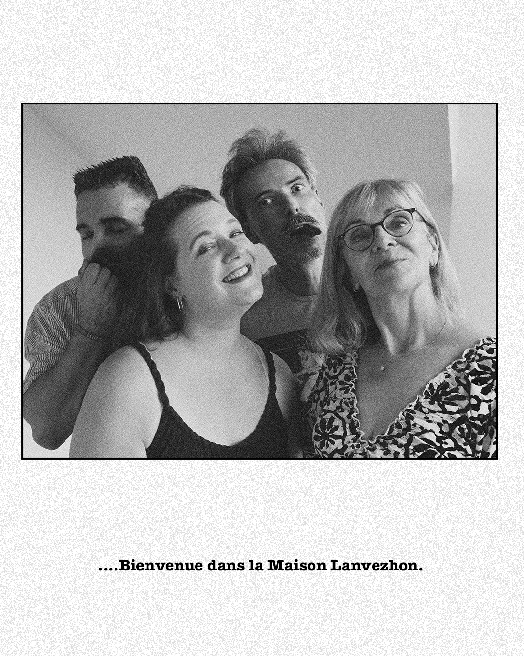 Arno Adeline  Julien et  Claire baladins de lanvezhon theatre betton pres de rennes qui rigolent fortement en repetition pour la rentrée 2026 en vue du prochain spectacle en 2027